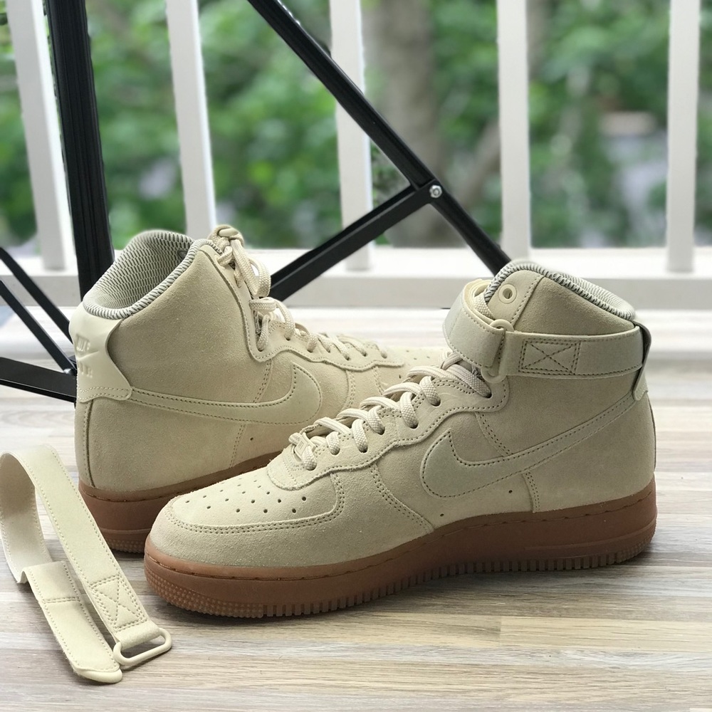 NWT Nike Air Force 1 HI SE Suede Butter WMNS - Picture 3 of 8